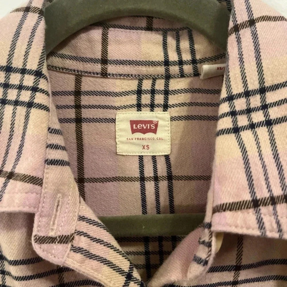 Levi’s Flannel - Picture 3 of 5